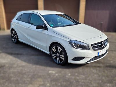 Gebraucht Mercedes A180 Style 122 PS (89 kW) 2013 Weiß Limousine