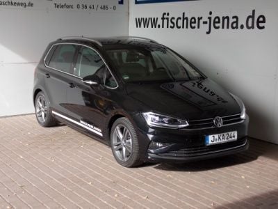 Schwarz metallic Gebraucht 2018 VW Golf VII Highline Limousine | 29.884 €