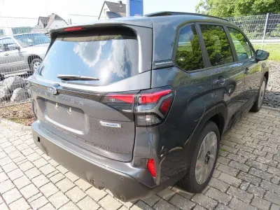 Neu Subaru Forester 136 PS (100 kW) 2026 Grau SUV