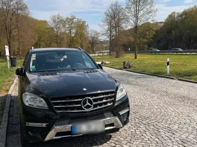 Gebraucht Mercedes ML350 258 PS (189 kW) 2012 Schwarz SUV