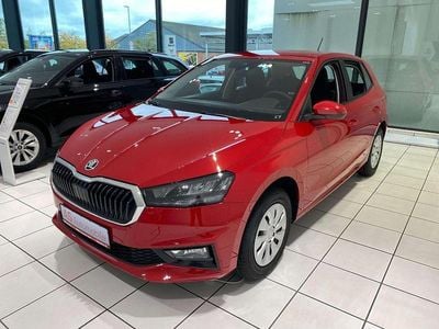Red (metallic) Neu 2025 Skoda Fabia Essence Kleinwagen | 17.980 € (Fairer Preis)