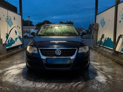 Gebraucht VW Passat 140 PS (102 kW) 2005 Blau Limousine