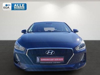 Gebraucht Hyundai i30 Trend 140 PS (102 kW) 2017 Blau metallic Limousine