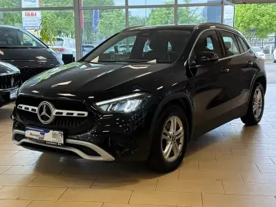 Usata Mercedes GLA180 150 CV (110 kW) 2024 Nero SUV