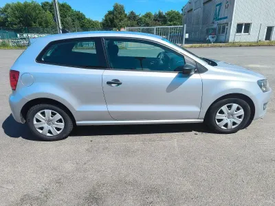 Gebraucht VW Polo Trendline 69 PS (50 kW) 2013 Silber Kleinwagen
