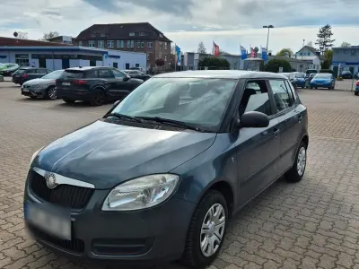 Gebraucht Skoda Fabia 69 PS (50 kW) 2009 Grau Limousine