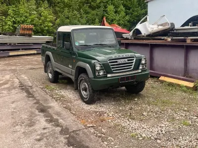 Second-hand Iveco Massif 140 CP (102 kW) 2010 Verde SUV