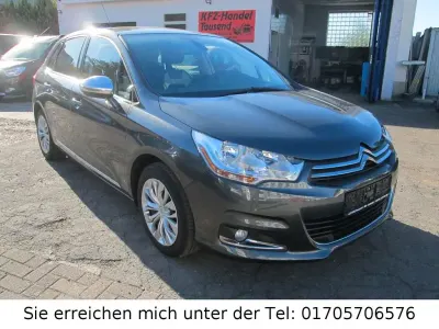 Gebraucht Citroën C4 SELECTION 120 PS (88 kW) 2012 Grau Limousine