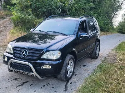 Gebraucht Mercedes ML270 163 PS (119 kW) 2004 Schwarz SUV