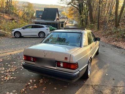 Gebraucht Mercedes 190 75 PS (55 kW) 1989 Silber Limousine