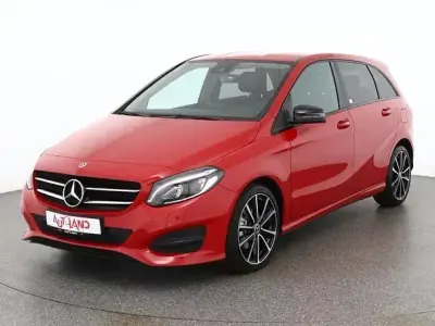 Gebraucht Mercedes B200 Urban 156 PS (114 kW) 2019 Rot Kleinwagen