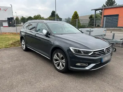 Gebraucht VW Passat 220 PS (161 kW) 2018 Grau Kombi