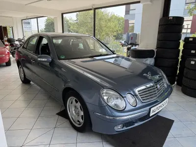 Gebraucht Mercedes E220 Elegance 150 PS (110 kW) 2004 Blau Limousine