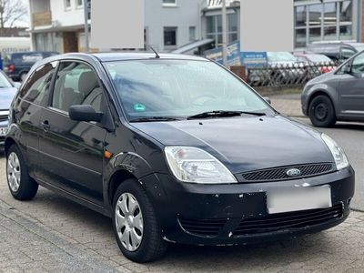 gebraucht Ford Fiesta 1.3Benzin Tüv 9/2025 Klimaanlage schönes Anfängerauto