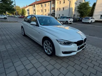 Gebraucht BMW 320 190 PS (139 kW) 2015 Weiß Limousine