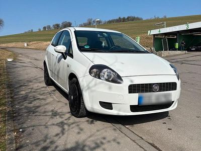 Usata Fiat Punto 77 CV (56 kW) 2009 Bianco Utilitaria