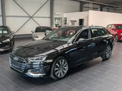 Używany Audi A4 Advanced 204 KM (150 kW) 2022 Czarny Kombi