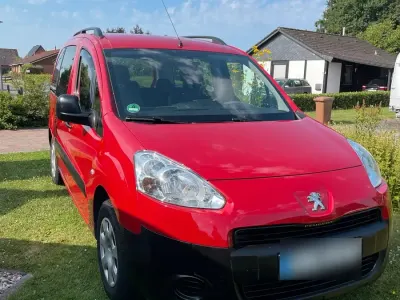 Gebraucht Peugeot TePee 98 PS (72 kW) 2012 Rot Kombi