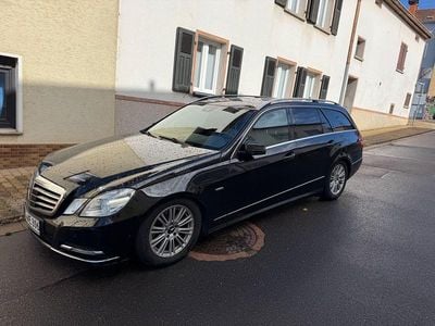 Schwarz Gebraucht 2011 Mercedes E350 Avantgarde Kombi | 13.500 € (Fairer Preis)