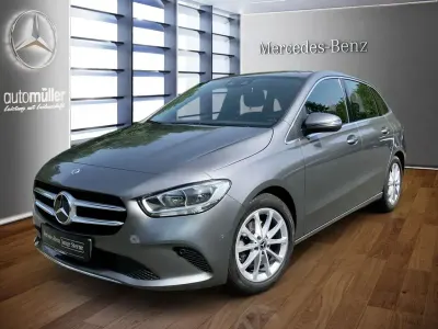 Gebraucht Mercedes B180 Progressive 136 PS (100 kW) 2021 Grau Van / Kleinbus