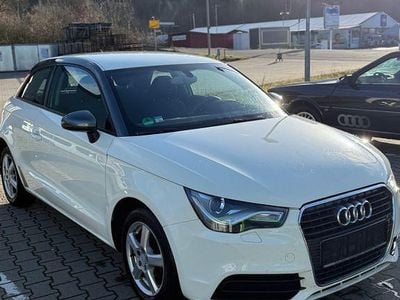 Gebraucht Audi A1 Attraction 86 PS (63 kW) 2011 Weiß Kleinwagen