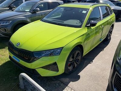 Neu Skoda Octavia RS 265 PS (194 kW) 2026 Mamba grün Kombi