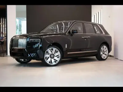 Gebraucht Rolls Royce Cullinan 571 PS (419 kW) 2024 Schwarz SUV
