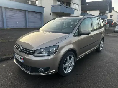 Gebraucht VW Touran 140 PS (102 kW) 2012 Gold Van / Kleinbus