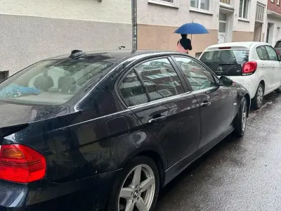 Gebraucht BMW 320 163 PS (119 kW) 2006 Blau Limousine
