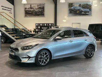 Gebraucht Kia Ceed Spirit 160 PS (117 kW) 2021 Grau Kleinwagen