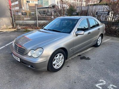 Silber Gebraucht 2005 Mercedes C200 Limousine | 5.500 € (Fairer Preis)