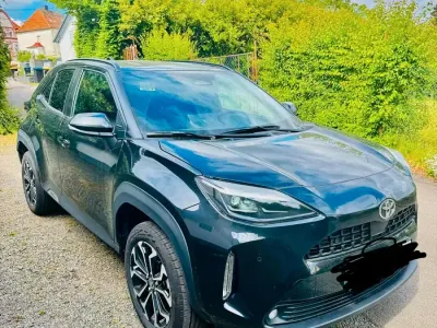 Gebraucht Toyota Yaris Cross 131 PS (96 kW) 2025 Schwarz SUV
