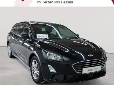 Używany Ford Focus Cool & Connect 120 KM (88 kW) 2021 Czarny Sedan/Limuzyna