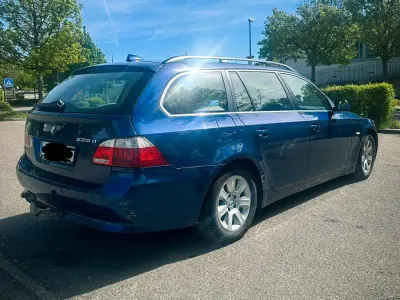 Gebraucht BMW 525 177 PS (130 kW) 2004 Blau Kombi