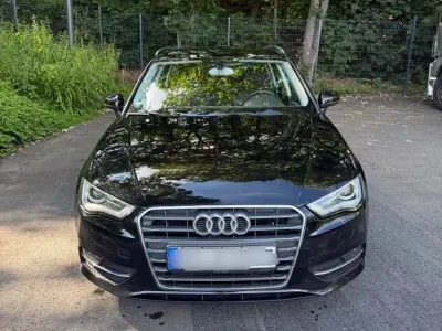 Gebraucht Audi A3 Ambiente 110 PS (80 kW) 2015 Schwarz Limousine