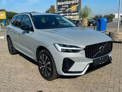 Grau Gebraucht 2024 Volvo XC60 Plus SUV | 44.999 € (Fairer Preis)