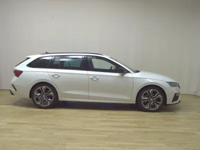 Gebraucht Skoda Octavia RS 200 PS (147 kW) 2023 Weiss Kombi
