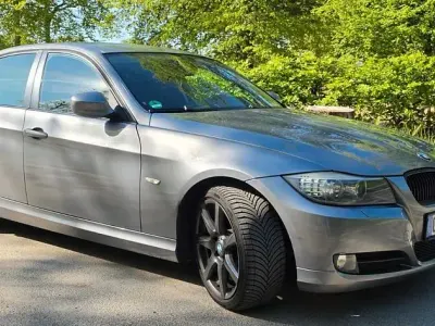 Gebraucht BMW 320 Sport Line 177 PS (130 kW) 2009 Grau Limousine