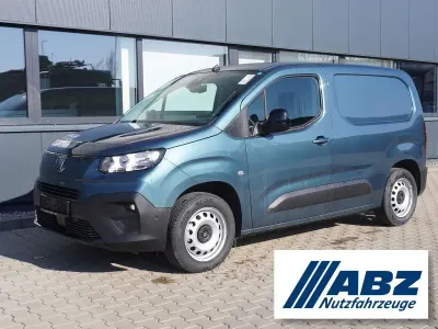 Neu Fiat Doblò 131 PS (96 kW) 2026 Blau Van / Kleinbus