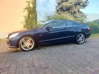 Second-hand Mercedes E250 204 CP (150 kW) 2010 Albastru Coupe