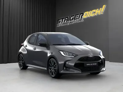 Neu Toyota Yaris Cross Sport 131 PS (96 kW) 2026 Grau/dach schwarz SUV
