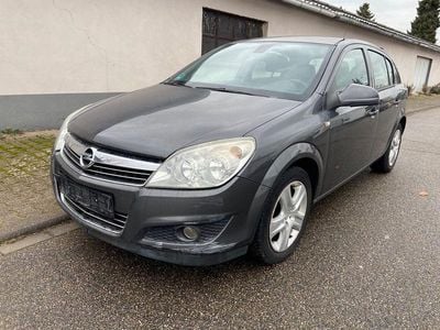 Grau Gebraucht 2009 Opel Astra Limousine | 850 € (Superpreis)