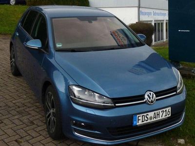 Gebraucht VW Golf VII LOUNGE 110 PS (80 kW) 2015 Pacific blue metallic Kleinwagen
