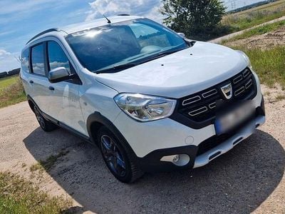 Usata Dacia Lodgy Stepway 116 CV (85 kW) 2017 Nero Monovolume