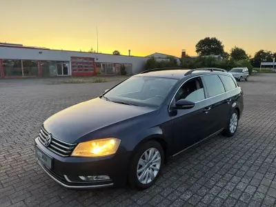 Gebraucht VW Passat Comfortline 140 PS (102 kW) 2013 Blau Kombi