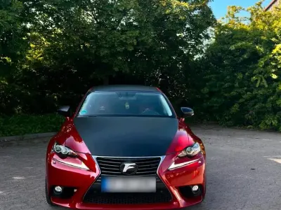 Gebraucht Lexus IS300h Luxury Line 223 PS (164 kW) 2016 Rot Limousine