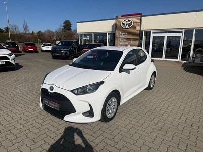 Usata Toyota Yaris Hybrid Comfort 116 CV (85 kW) 2023 Bianco Berlina