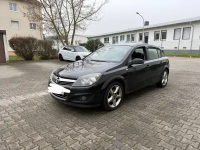 Gebraucht Opel Astra 140 PS (102 kW) 2009 Schwarz Limousine