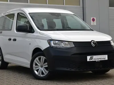 Gebraucht VW Caddy 102 PS (75 kW) 2023 Weiß Van / Kleinbus
