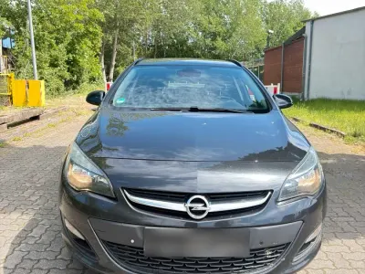 Gebraucht Opel Astra 165 PS (121 kW) 2015 Schwarz Kombi